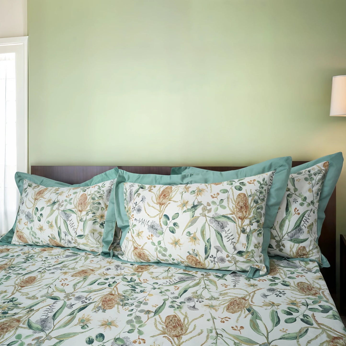 Laska Green Corn (150 TC) - 100% Cotton King-Size Bedsheet + 2 Pillow Covers