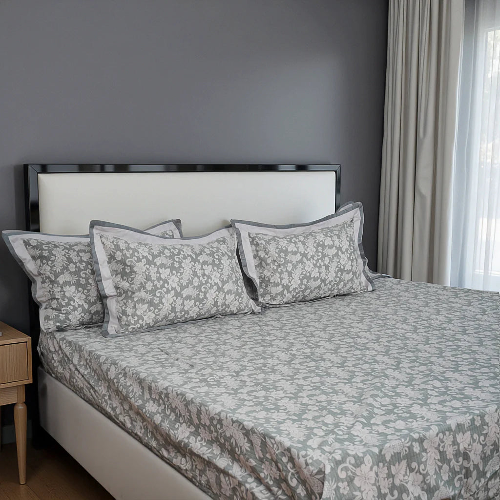 Lavish Beyond Grey 100% Cotton King-Size Bedsheet + 2 Pillow Covers