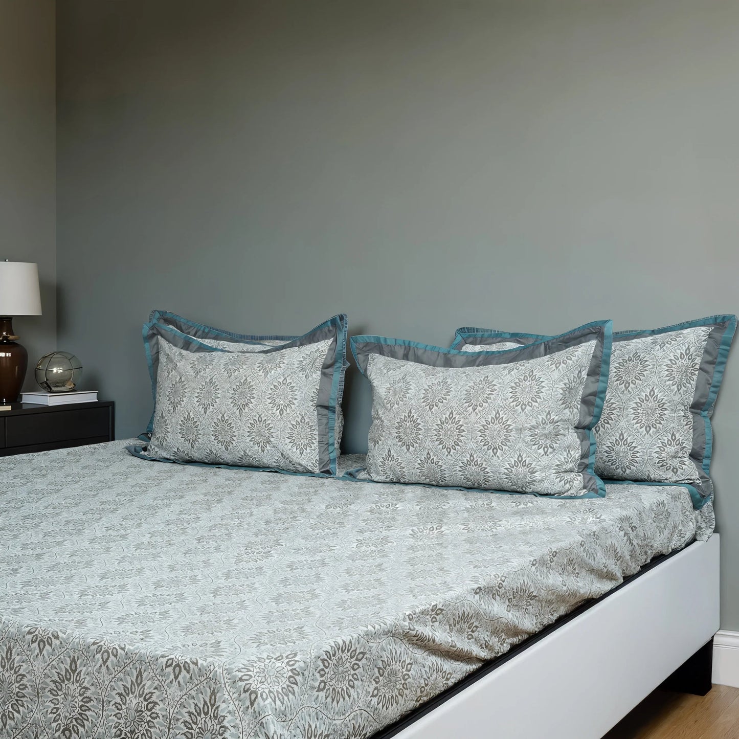 Lavish Kiki Blue 100% Cotton King-Size Bedsheet + 2 Pillow Covers Urban Nivasa