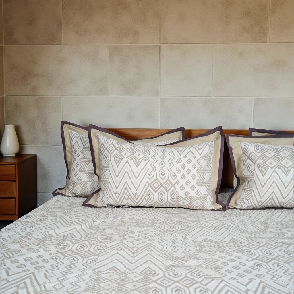 Lavish Sand Wave 100% Cotton King-Size Bedsheet + 2 Pillow Covers