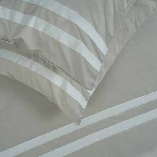 Viviz Cream (600 TC) - 100% Cotton King-Size Bedsheet + 2 Pillow Covers