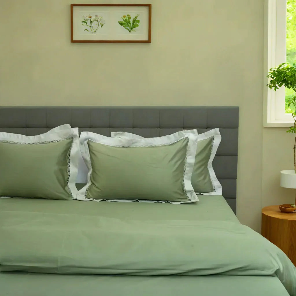 Moon Minty Fresh (400TC) - 100% Cotton King-Size Bedsheet + 2 Pillow Covers