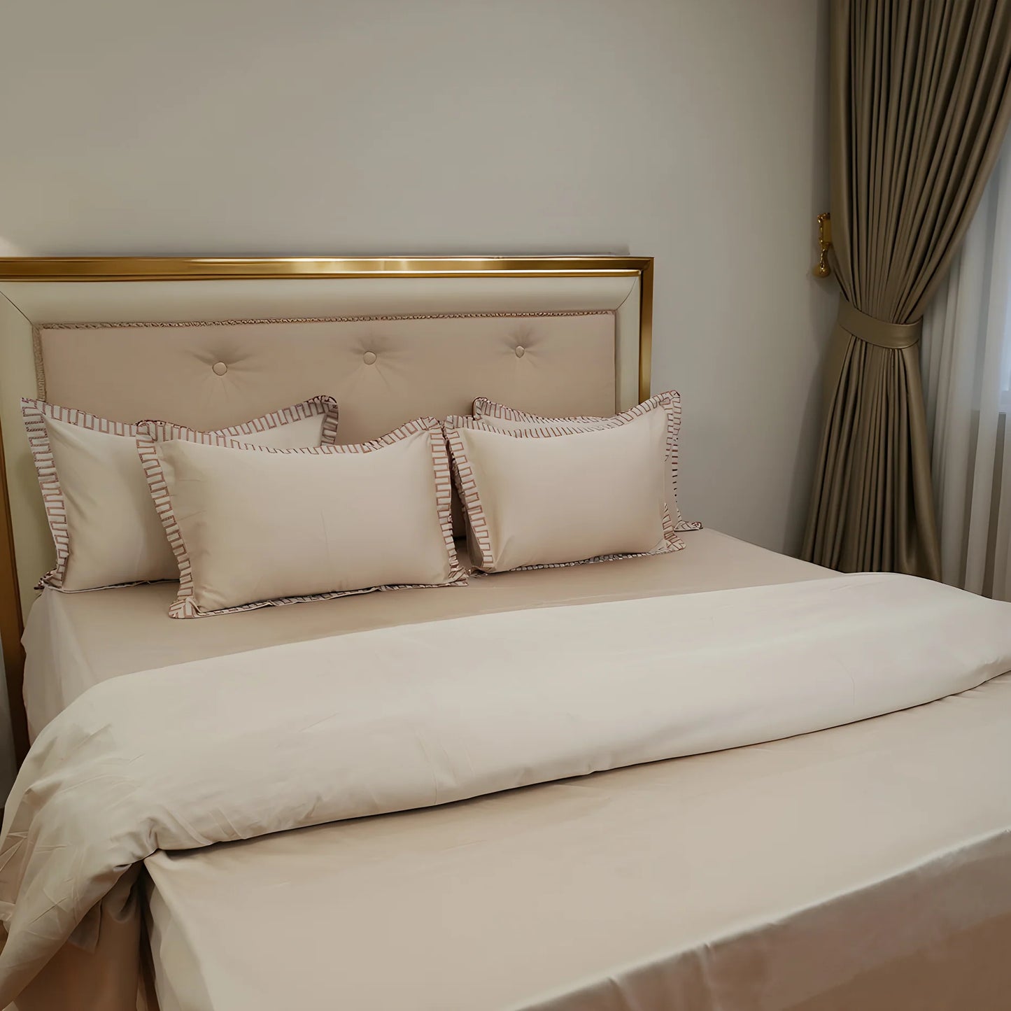 Pristine Cream Tumble (300 TC) - 100% Cotton King-Size Bedsheet + 2 Pillow Covers