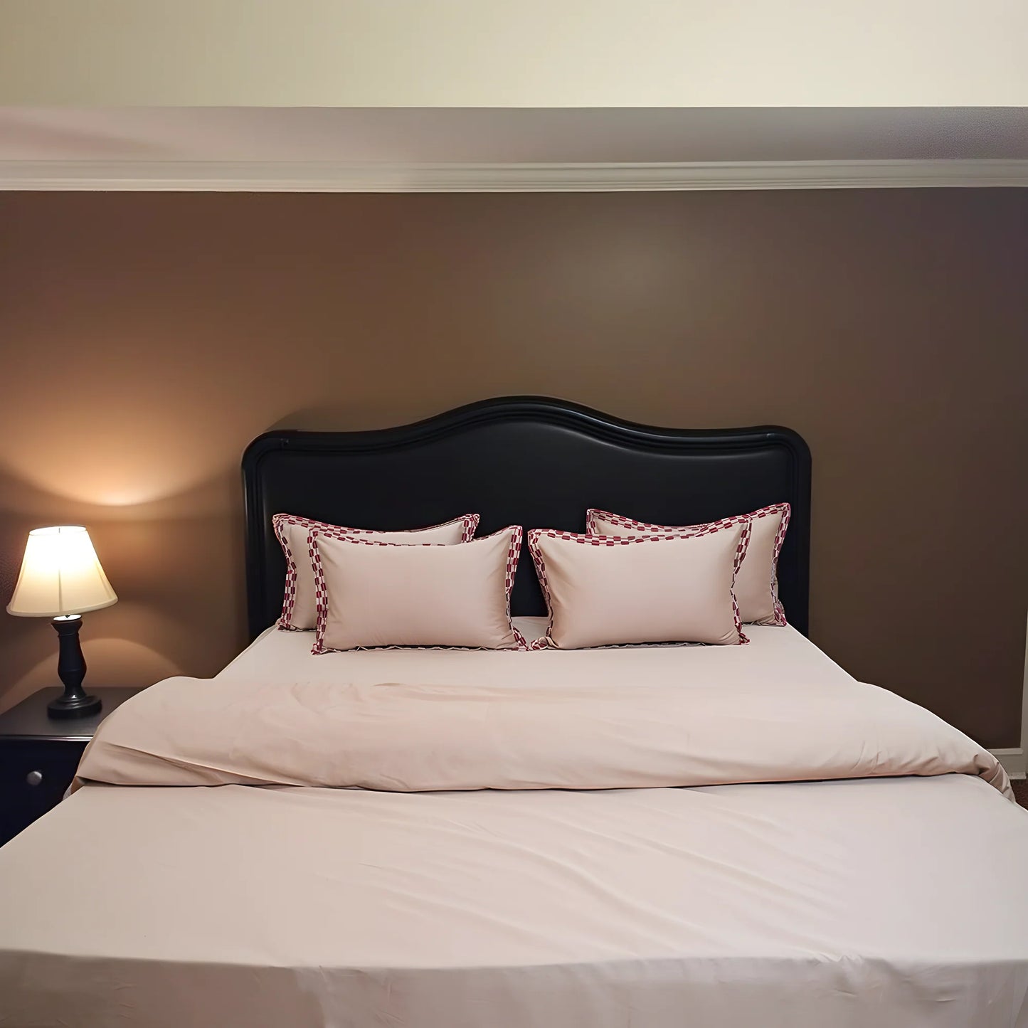 Pristine Peach Touch (300 TC) - 100% Cotton King-Size Bedsheet + 2 Pillow Covers