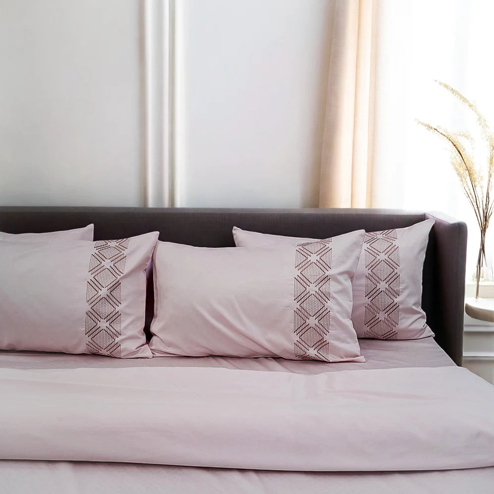 Unicorn Pink Paradise (400TC) - 100% Cotton King-Size Bedsheet + 2 Pillow Covers