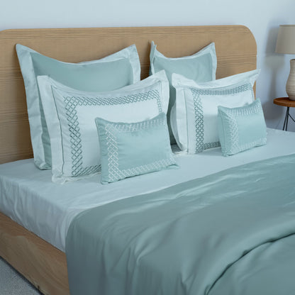 LUXE Comforter Set (600TC) - 100% Cotton King-Size Bedsheet + 2 Pillow Covers + 2 Cushion Cover + 1 Comforter Urban Nivasa