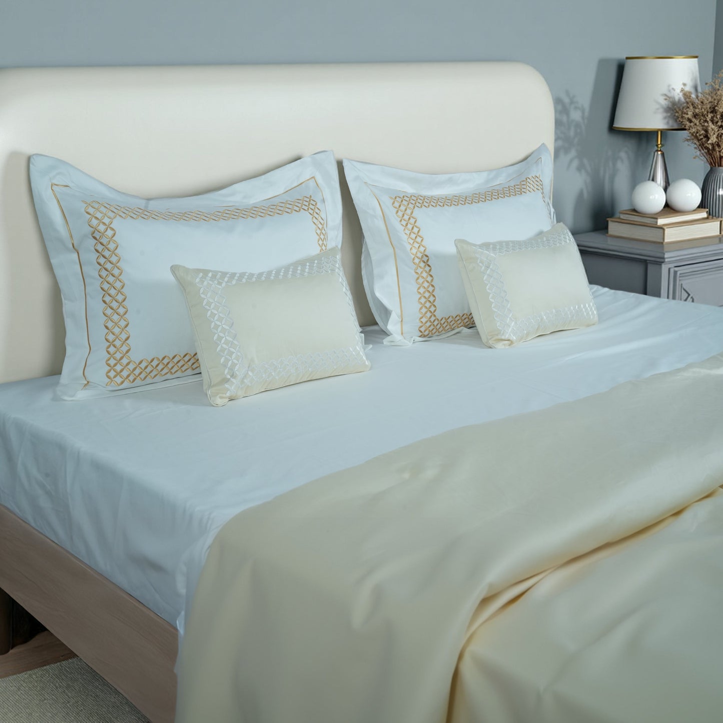 LUXE Comforter Set (600TC) - 100% Cotton King-Size Bedsheet + 2 Pillow Covers + 2 Cushion Cover + 1 Comforter Urban Nivasa