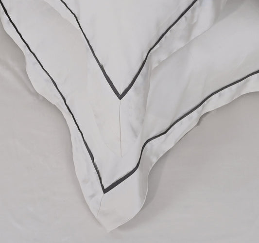 BOMOND White & Elegant Black Piping Bedsheet (300TC) - 100% Cotton King-Size Bedsheet + 2 Pillow Covers Urban Nivasa