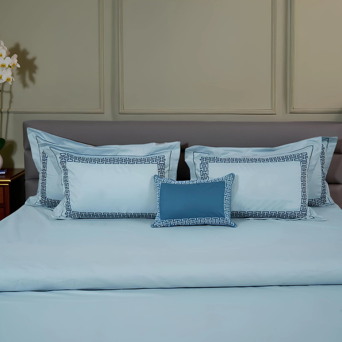 Junoon Blue Punk Junoon Light Pink (400 TC) - 100% Cotton King-Size Bedsheet + 2 Pillow Covers