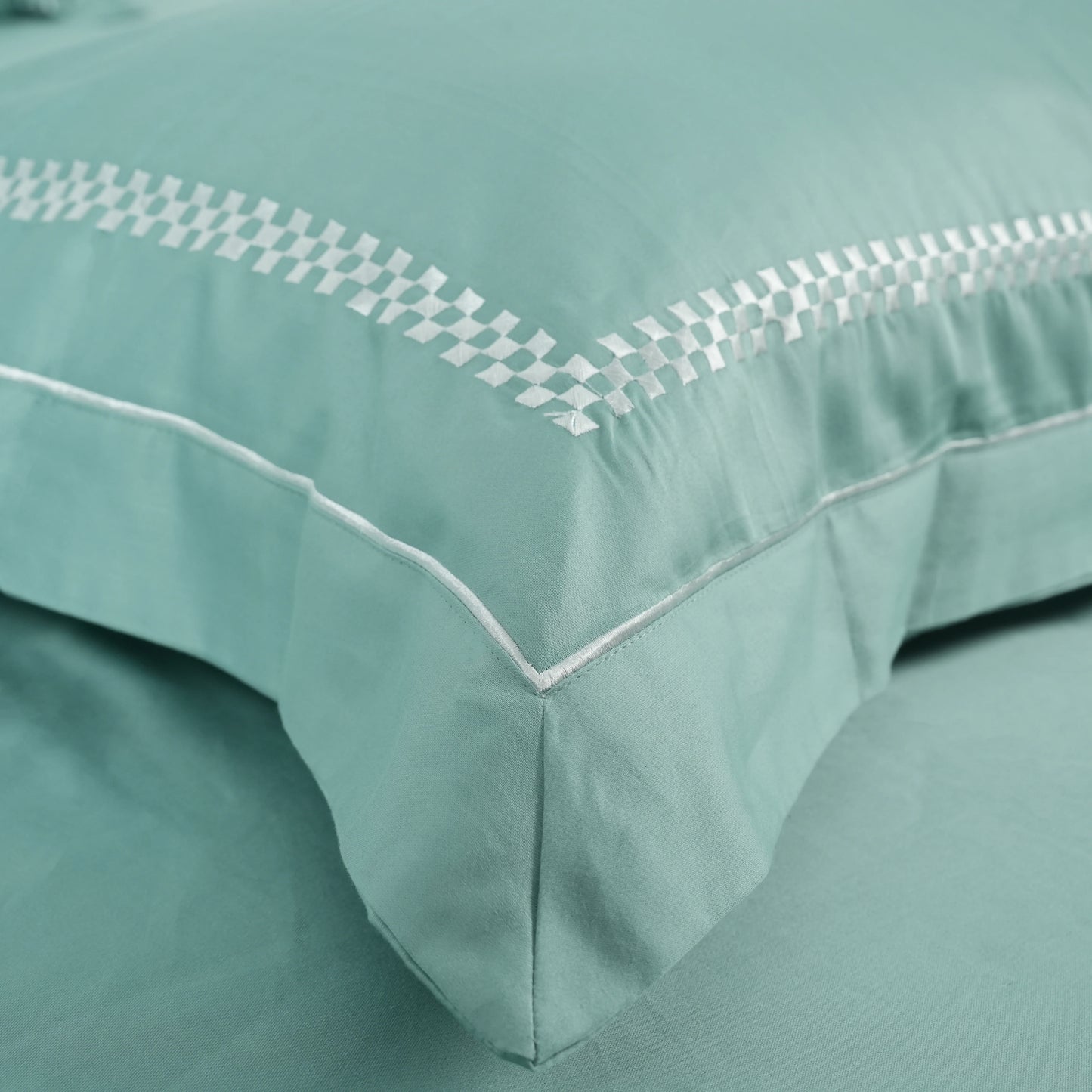 Junoon Ice Green Junoon Light Pink (400 TC) - 100% Cotton King-Size Bedsheet + 2 Pillow Covers