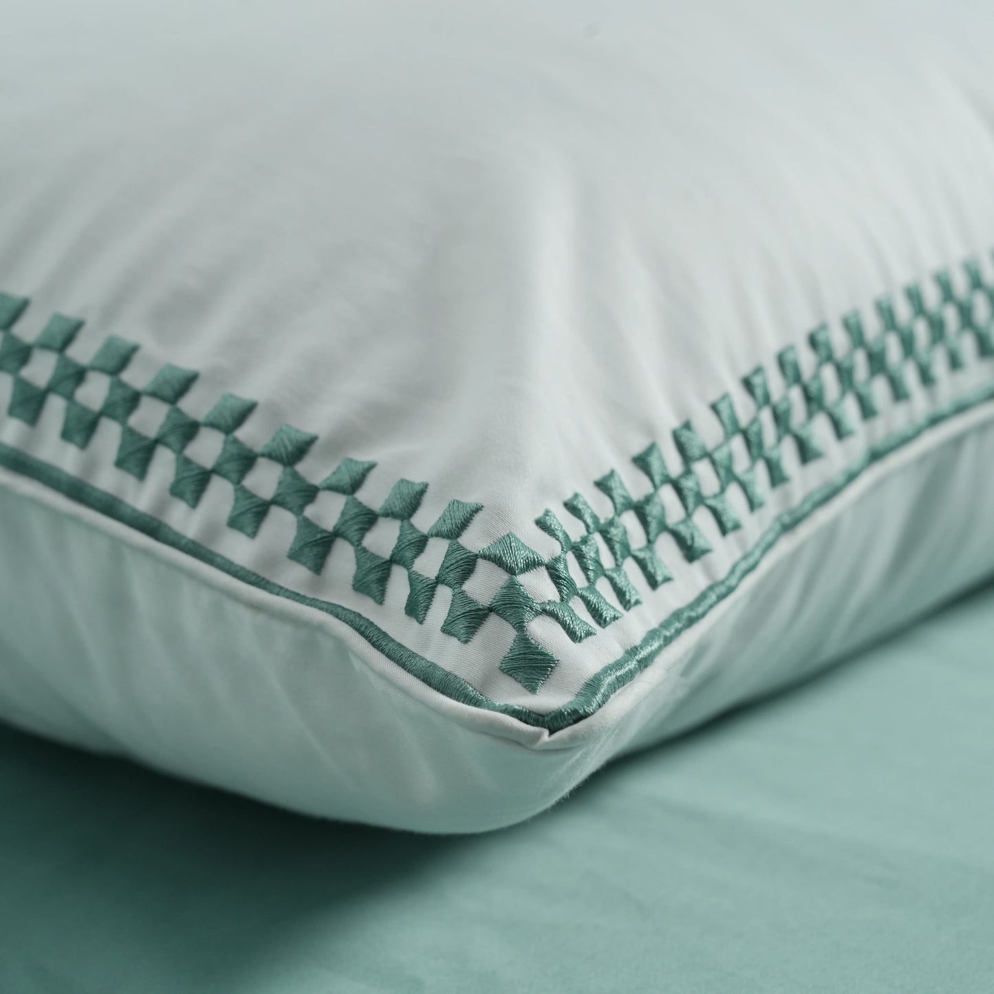 Junoon Ice Green Junoon Light Pink (400 TC) - 100% Cotton King-Size Bedsheet + 2 Pillow Covers