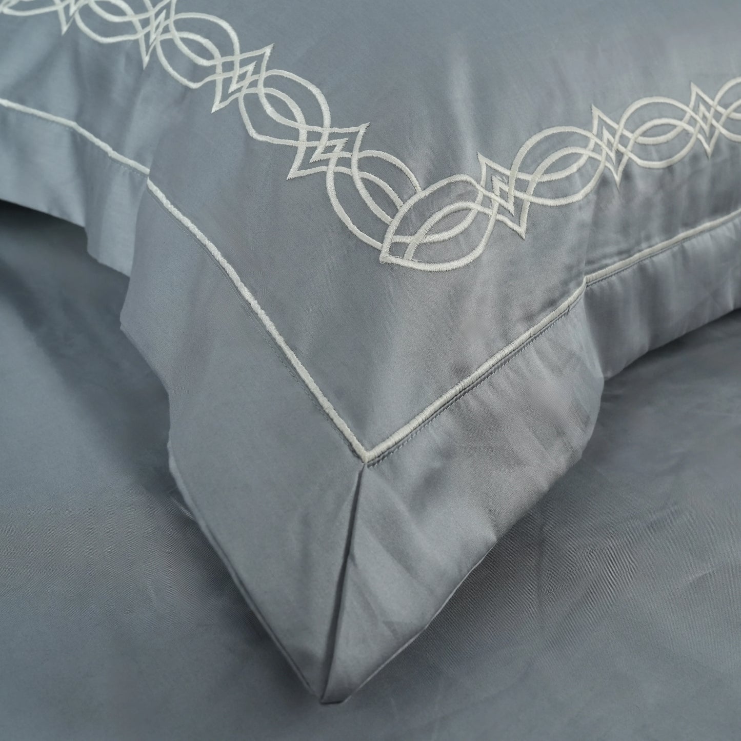 Junoon Royale Sell Junoon Light Pink (400 TC) - 100% Cotton King-Size Bedsheet + 2 Pillow Covers