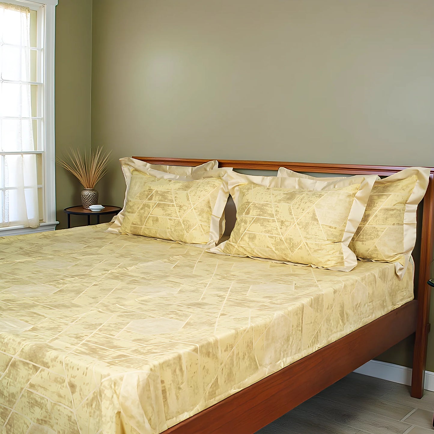 Laska Amber (150 TC) - 100% Cotton King-Size Bedsheet + 2 Pillow Covers