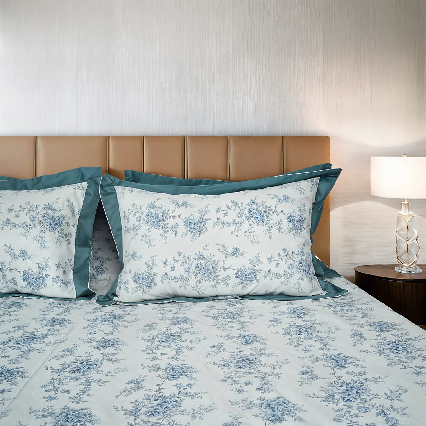 Laska Impulse (150 TC) - 100% Cotton King-Size Bedsheet + 2 Pillow Covers
