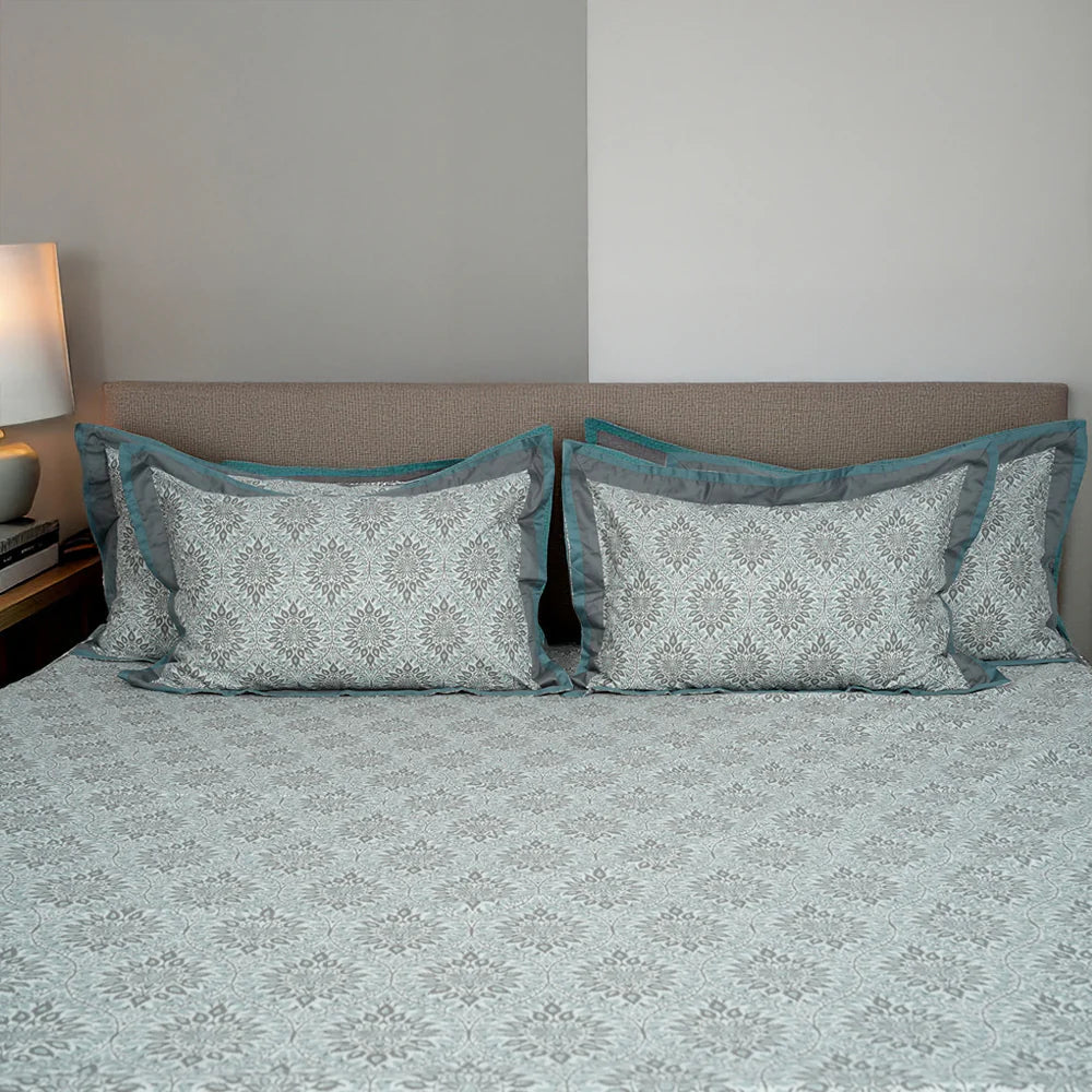Lavish Kiki Blue 100% Cotton King-Size Bedsheet + 2 Pillow Covers