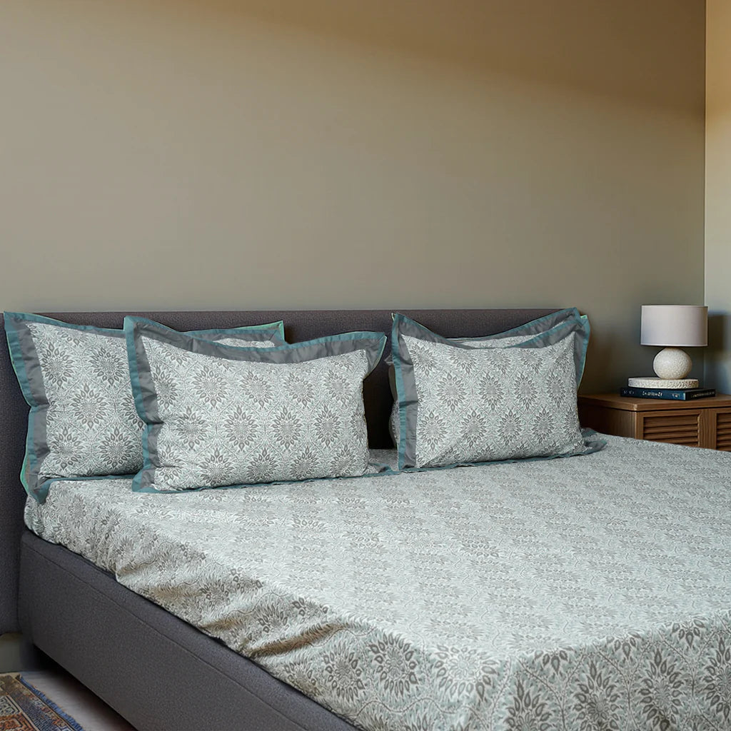 Lavish Kiki Blue 100% Cotton King-Size Bedsheet + 2 Pillow Covers