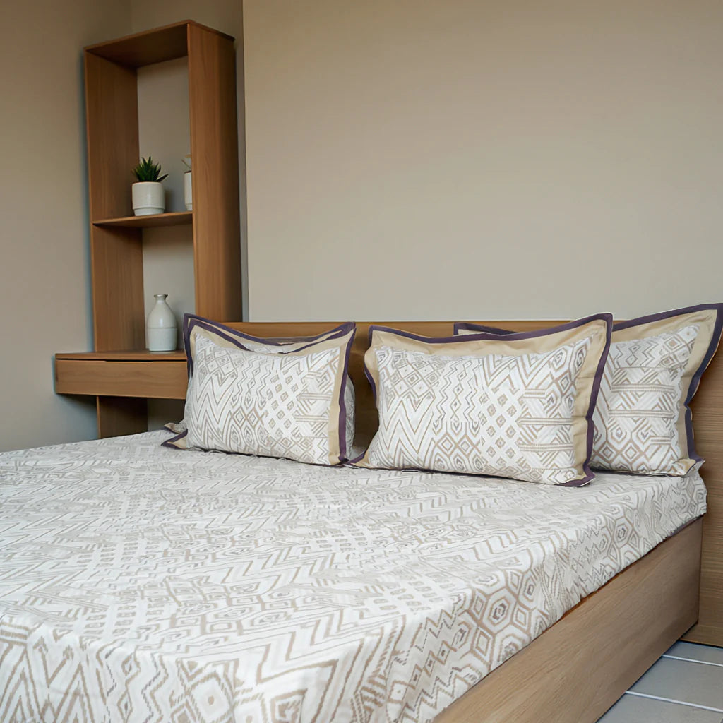 Lavish Sand Wave 100% Cotton King-Size Bedsheet + 2 Pillow Covers