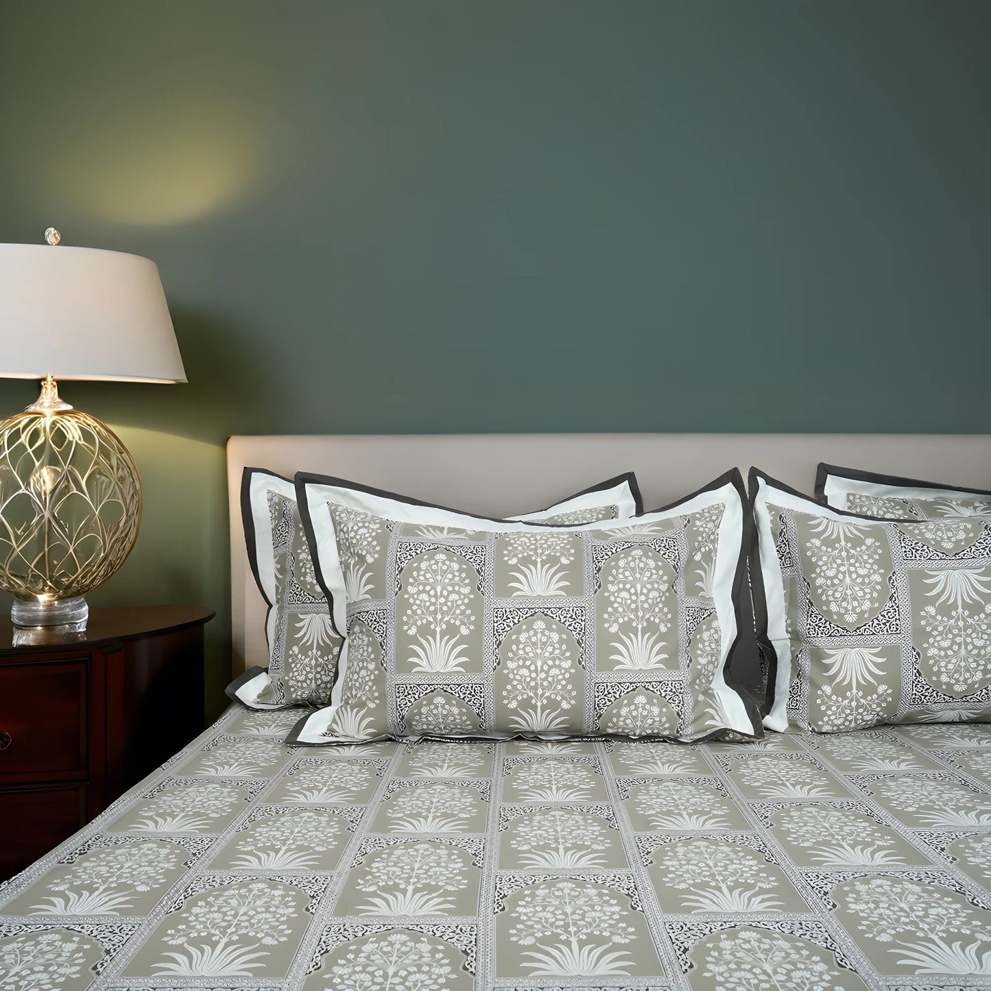 Lavish Stanny 100% Cotton King-Size Bedsheet + 2 Pillow Covers