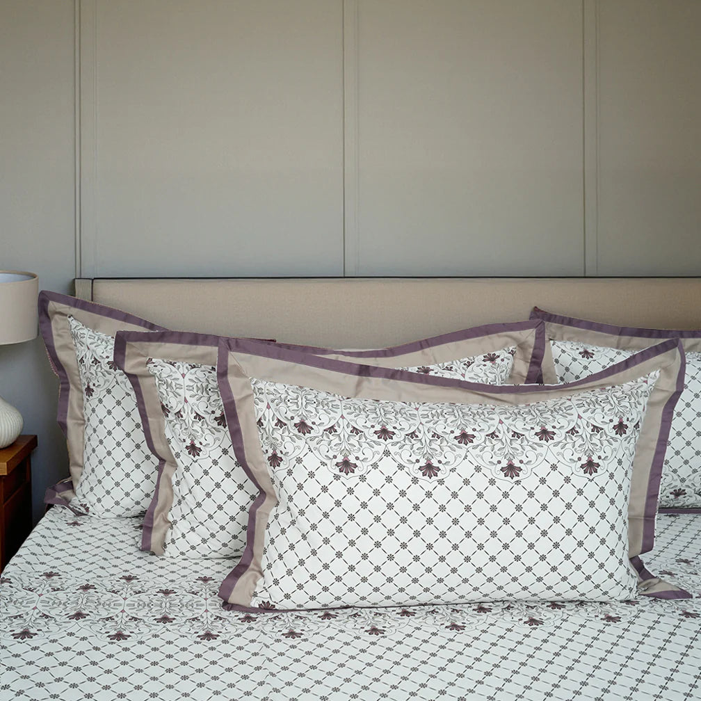 Lavish Vase Line 100% Cotton King-Size Bedsheet + 2 Pillow Covers
