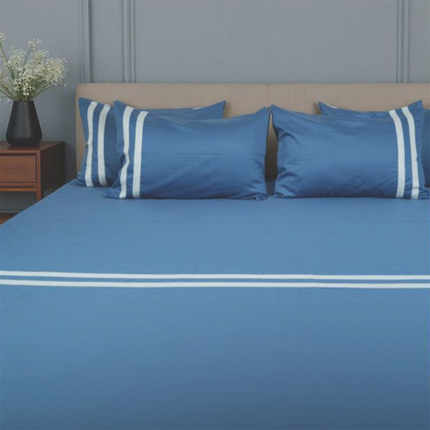 Viviz Deep Blue (600 TC) - 100% Cotton King-Size Bedsheet + 2 Pillow Covers