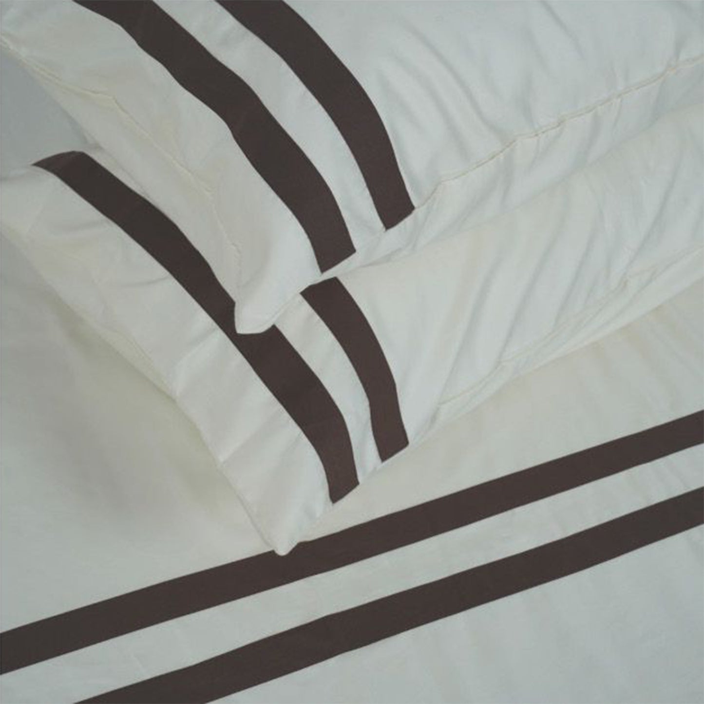 Viviz White (600 TC) - 100% Cotton King-Size Bedsheet + 2 Pillow Covers