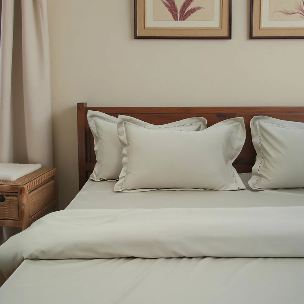 Luxor Soft Haven (300 TC) - 100% Cotton King-Size Bedsheet + 2 Pillow Covers
