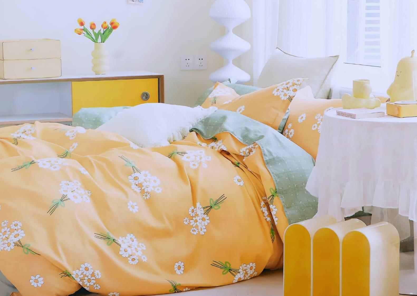 Hi-Life Daisy Bouquet Super King Size Bedsheet Set - 150 GSM Glace Cotton Bedsheet + 2 Pillow Covers Urban Nivasa