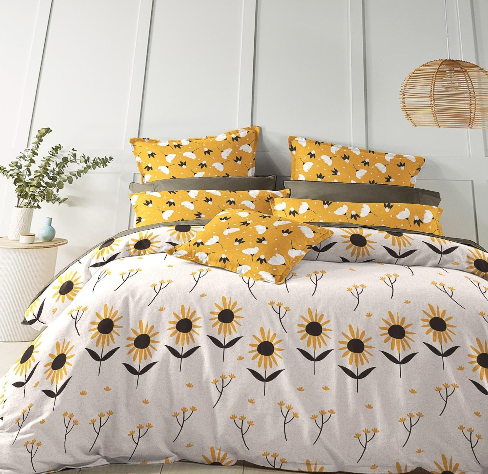 Dreamline Contemporary Floral Queen Size Comforter Set - 1 Bedsheet + 2 Pillow Covers + 1 Comforter (BC) Urban Nivasa