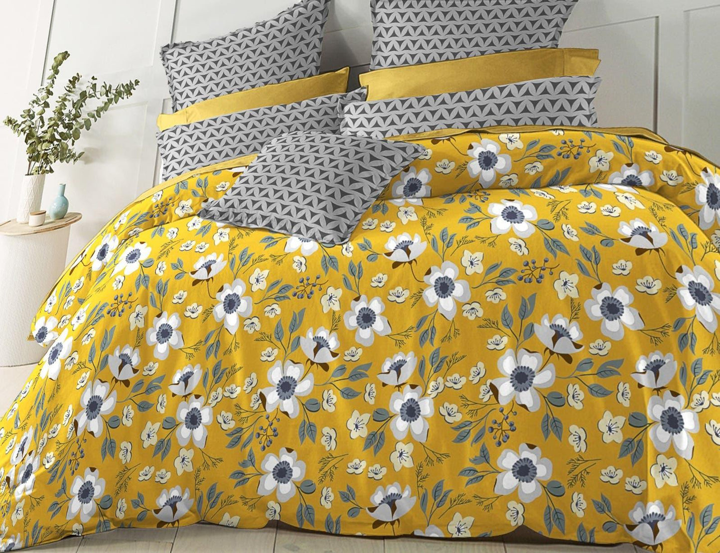 Dreamline Sunlit Meadow Queen Size Comforter Set - 1 Bedsheet + 2 Pillow Covers + 1 Comforter (BC) Urban Nivasa